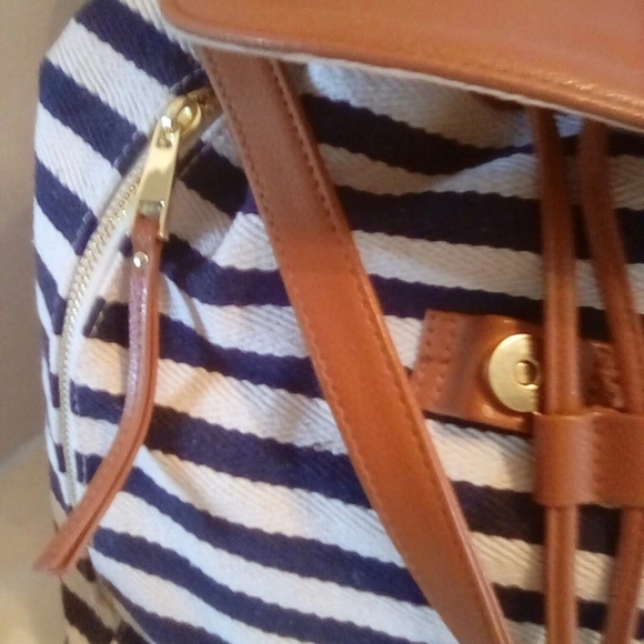 NAVY AND WHITE SATCHEL NEW - Picture 6 of 6